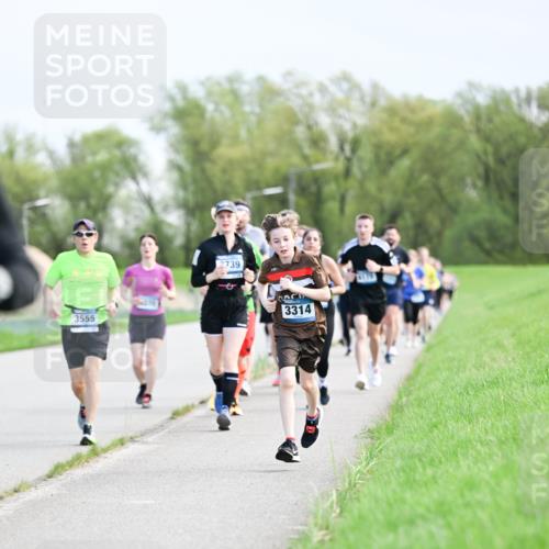 07.04.2024 - 43. Internationalen Wilhelmsburger Insellauf Dr. Thomas Lammeyer http://msf.ph/oto/6049755 07.04.2024 11:15:51 Laufen 3555, 2739, 3314, 4175 meine-sportfotos.de