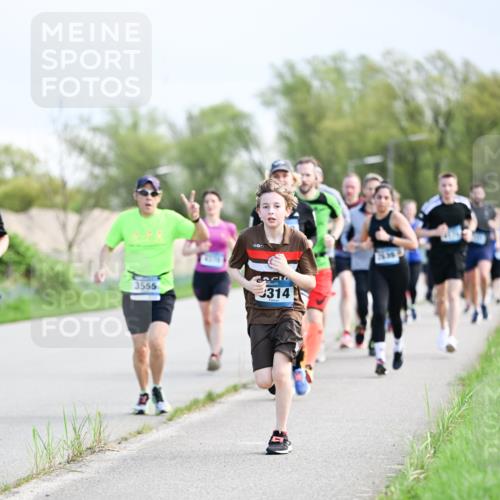 07.04.2024 - 43. Internationalen Wilhelmsburger Insellauf Dr. Thomas Lammeyer http://msf.ph/oto/6049762 07.04.2024 11:15:52 Laufen 3555, 314 meine-sportfotos.de