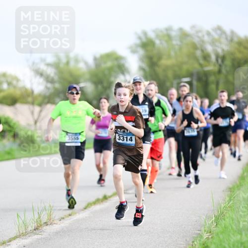 07.04.2024 - 43. Internationalen Wilhelmsburger Insellauf Dr. Thomas Lammeyer http://msf.ph/oto/6049763 07.04.2024 11:15:52 Laufen 3555, 3314, 39 meine-sportfotos.de