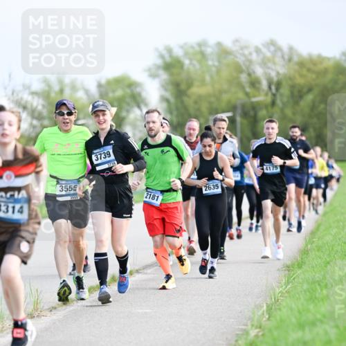 07.04.2024 - 43. Internationalen Wilhelmsburger Insellauf Dr. Thomas Lammeyer http://msf.ph/oto/6049769 07.04.2024 11:15:53 Laufen 3739, 3739, 8314, 3555, 3555, 2181, 2635, 4175 meine-sportfotos.de