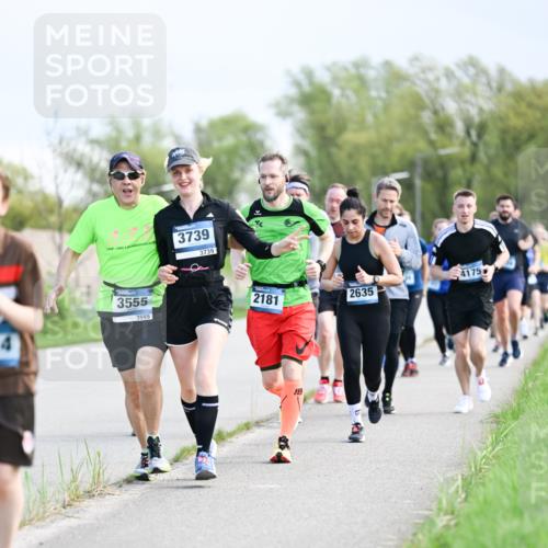 07.04.2024 - 43. Internationalen Wilhelmsburger Insellauf Dr. Thomas Lammeyer http://msf.ph/oto/6049771 07.04.2024 11:15:54 Laufen 3739, 3555, 3555, 3739, 4175, 2181, 2635, 2 meine-sportfotos.de