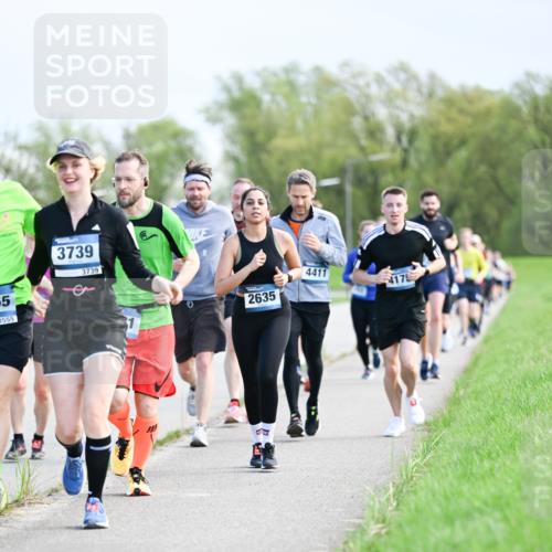 07.04.2024 - 43. Internationalen Wilhelmsburger Insellauf Dr. Thomas Lammeyer http://msf.ph/oto/6049775 07.04.2024 11:15:54 Laufen 55, 3555, 3739, 3739, 2635, 4411, 4175 meine-sportfotos.de