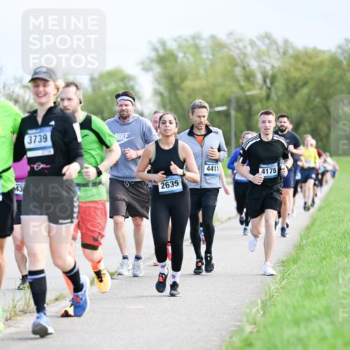 07.04.2024 - 43. Internationalen Wilhelmsburger Insellauf Dr. Thomas Lammeyer http://msf.ph/oto/6049777 07.04.2024 11:15:55 Laufen 43, 3739, 2635, 4411, 4175 meine-sportfotos.de