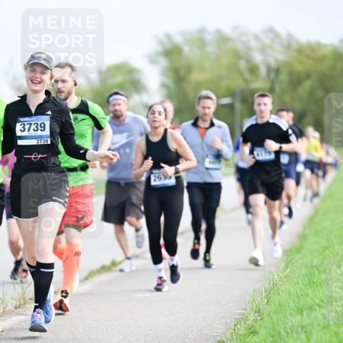 07.04.2024 - 43. Internationalen Wilhelmsburger Insellauf Dr. Thomas Lammeyer http://msf.ph/oto/6049779 07.04.2024 11:15:55 Laufen 3739, 3739, 263 meine-sportfotos.de