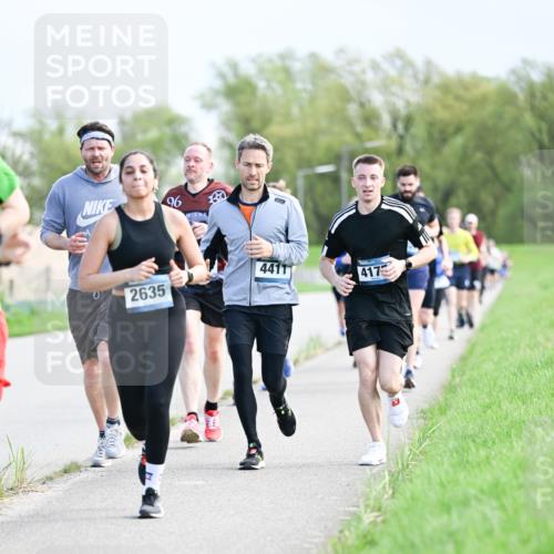 07.04.2024 - 43. Internationalen Wilhelmsburger Insellauf Dr. Thomas Lammeyer http://msf.ph/oto/6049784 07.04.2024 11:15:56 Laufen 96, 4411, 2635, 417 meine-sportfotos.de
