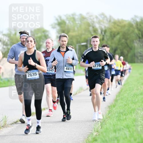 07.04.2024 - 43. Internationalen Wilhelmsburger Insellauf Dr. Thomas Lammeyer http://msf.ph/oto/6049785 07.04.2024 11:15:56 Laufen 16, 4343, 4411, 4175, 10, 2635 meine-sportfotos.de
