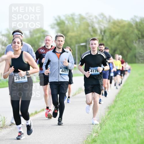 07.04.2024 - 43. Internationalen Wilhelmsburger Insellauf Dr. Thomas Lammeyer http://msf.ph/oto/6049787 07.04.2024 11:15:56 Laufen 2635, 96, 4411, 4175 meine-sportfotos.de