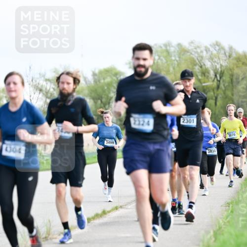 07.04.2024 - 43. Internationalen Wilhelmsburger Insellauf Dr. Thomas Lammeyer http://msf.ph/oto/6049809 07.04.2024 11:16:01 Laufen 3499, 4304, 2301, 3830, 3070, 11 meine-sportfotos.de