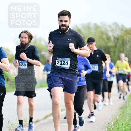 07.04.2024 - 43. Internationalen Wilhelmsburger Insellauf Dr. Thomas Lammeyer http://msf.ph/oto/6049813 07.04.2024 11:16:01 Laufen 2458, 2324, 301 meine-sportfotos.de