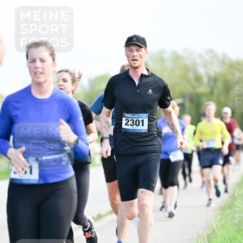 07.04.2024 - 43. Internationalen Wilhelmsburger Insellauf Dr. Thomas Lammeyer http://msf.ph/oto/6049823 07.04.2024 11:16:03 Laufen 2301 meine-sportfotos.de