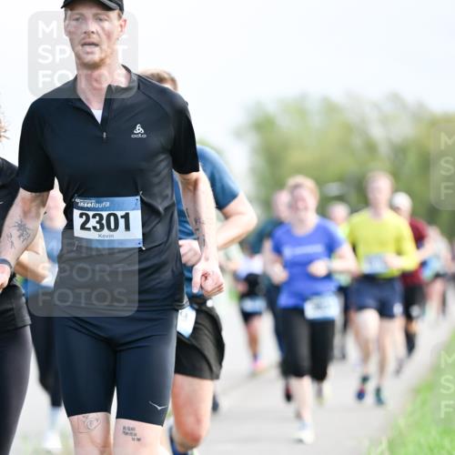 07.04.2024 - 43. Internationalen Wilhelmsburger Insellauf Dr. Thomas Lammeyer http://msf.ph/oto/6049830 07.04.2024 11:16:04 Laufen 2301 meine-sportfotos.de