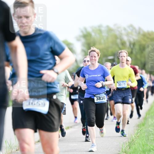 07.04.2024 - 43. Internationalen Wilhelmsburger Insellauf Dr. Thomas Lammeyer http://msf.ph/oto/6049832 07.04.2024 11:16:05 Laufen 3659, 3830, 3070 meine-sportfotos.de