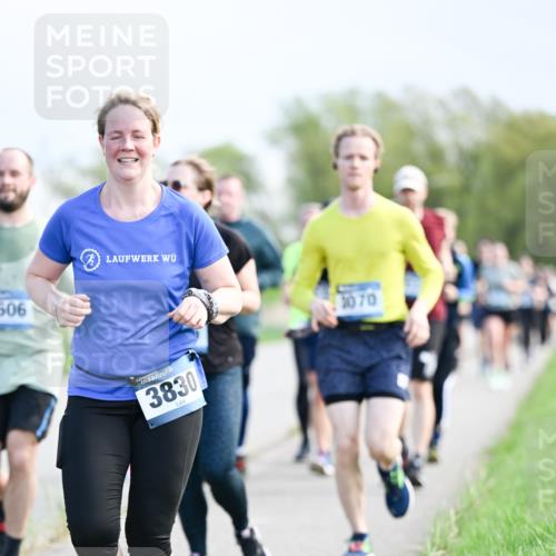 07.04.2024 - 43. Internationalen Wilhelmsburger Insellauf Dr. Thomas Lammeyer http://msf.ph/oto/6049845 07.04.2024 11:16:07 Laufen 506, 3830, 1070 meine-sportfotos.de