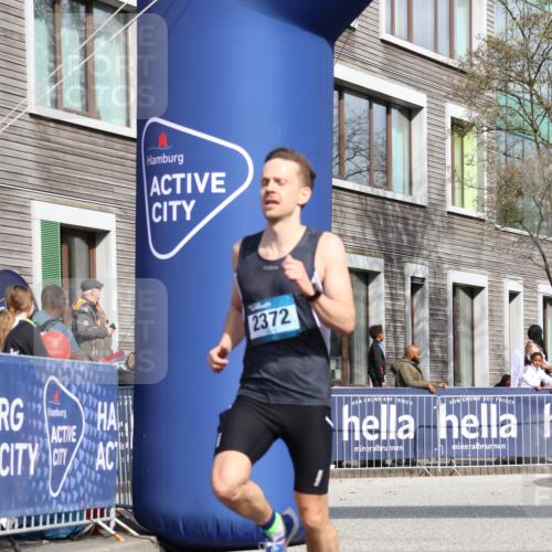 07.04.2024 - 43. Internationalen Wilhelmsburger Insellauf Strokosch-Dieckow http://msf.ph/oto/6049853 07.04.2024 11:18:23 Ziel 2372, 4272 meine-sportfotos.de
