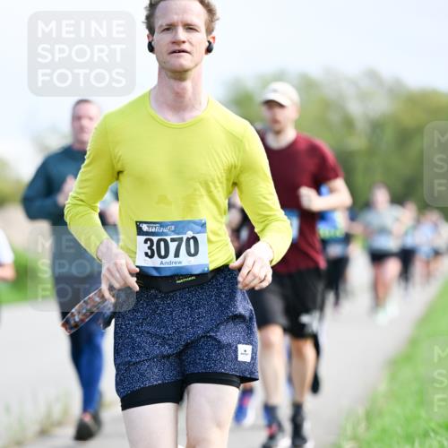 07.04.2024 - 43. Internationalen Wilhelmsburger Insellauf Dr. Thomas Lammeyer http://msf.ph/oto/6049856 07.04.2024 11:16:09 Laufen 3070 meine-sportfotos.de