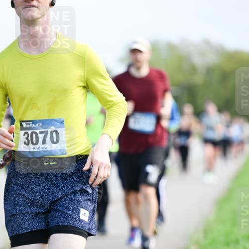 07.04.2024 - 43. Internationalen Wilhelmsburger Insellauf Dr. Thomas Lammeyer http://msf.ph/oto/6049859 07.04.2024 11:16:09 Laufen 3070 meine-sportfotos.de
