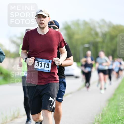 07.04.2024 - 43. Internationalen Wilhelmsburger Insellauf Dr. Thomas Lammeyer http://msf.ph/oto/6049865 07.04.2024 11:16:10 Laufen 3113 meine-sportfotos.de
