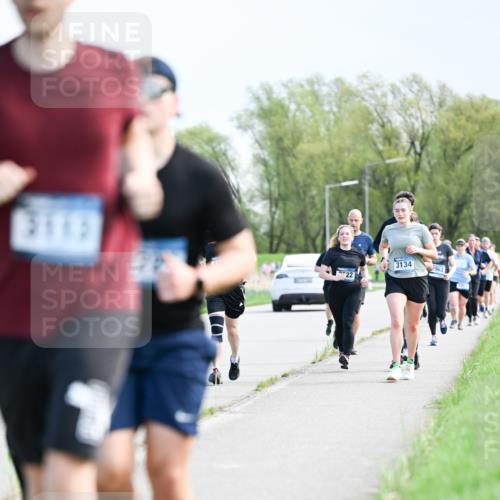 07.04.2024 - 43. Internationalen Wilhelmsburger Insellauf Dr. Thomas Lammeyer http://msf.ph/oto/6049867 07.04.2024 11:16:11 Laufen 222, 3134, 2963 meine-sportfotos.de