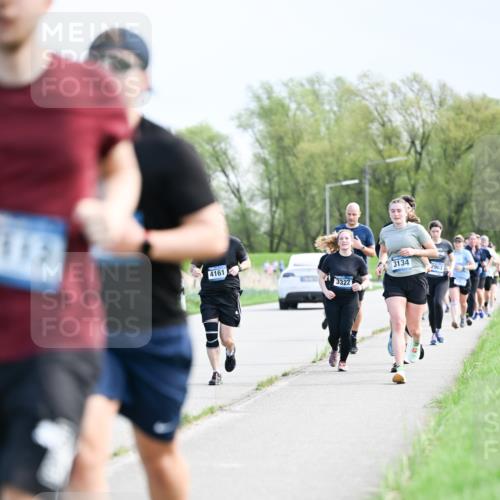 07.04.2024 - 43. Internationalen Wilhelmsburger Insellauf Dr. Thomas Lammeyer http://msf.ph/oto/6049868 07.04.2024 11:16:11 Laufen 113, 4161, 3322, 3134, 2963 meine-sportfotos.de