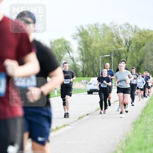 07.04.2024 - 43. Internationalen Wilhelmsburger Insellauf Dr. Thomas Lammeyer http://msf.ph/oto/6049869 07.04.2024 11:16:11 Laufen 2725, 4161, 3322, 3134, 2963 meine-sportfotos.de