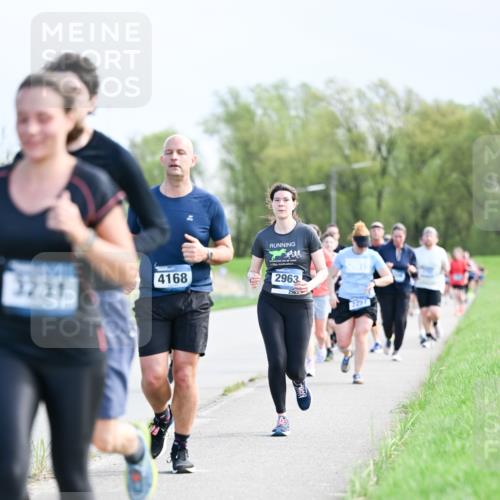 07.04.2024 - 43. Internationalen Wilhelmsburger Insellauf Dr. Thomas Lammeyer http://msf.ph/oto/6049909 07.04.2024 11:16:18 Laufen 3231, 4168, 2963, 2963, 225 meine-sportfotos.de