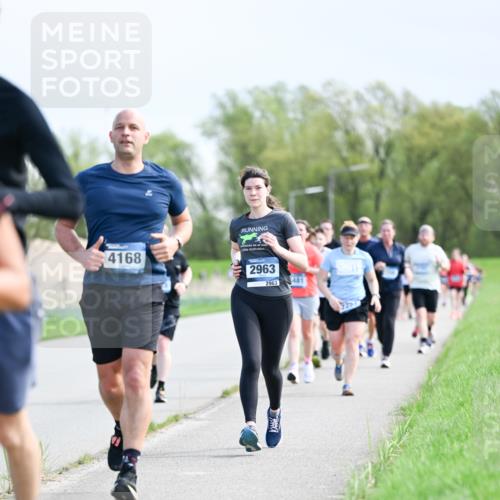 07.04.2024 - 43. Internationalen Wilhelmsburger Insellauf Dr. Thomas Lammeyer http://msf.ph/oto/6049912 07.04.2024 11:16:19 Laufen 4168, 2963, 2963, 441 meine-sportfotos.de