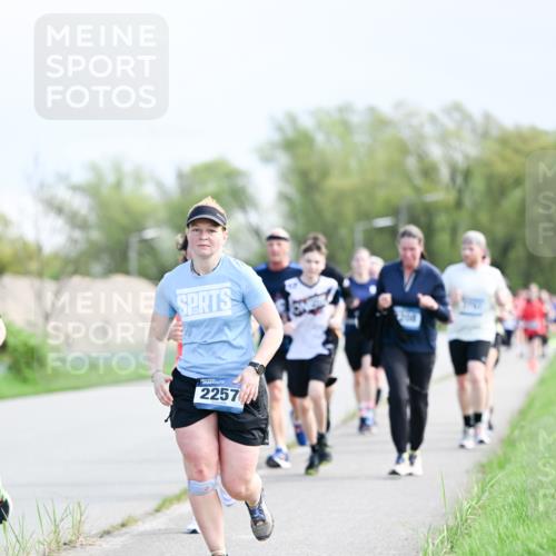 07.04.2024 - 43. Internationalen Wilhelmsburger Insellauf Dr. Thomas Lammeyer http://msf.ph/oto/6049940 07.04.2024 11:16:23 Laufen 2257 meine-sportfotos.de