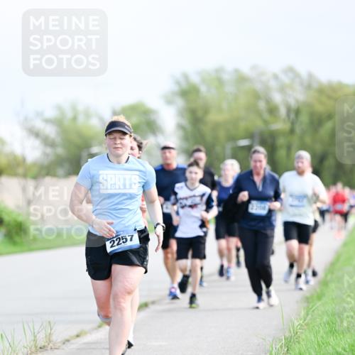 07.04.2024 - 43. Internationalen Wilhelmsburger Insellauf Dr. Thomas Lammeyer http://msf.ph/oto/6049942 07.04.2024 11:16:24 Laufen 2257 meine-sportfotos.de