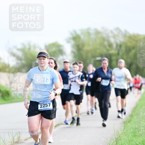 07.04.2024 - 43. Internationalen Wilhelmsburger Insellauf Dr. Thomas Lammeyer http://msf.ph/oto/6049943 07.04.2024 11:16:24 Laufen 2257 meine-sportfotos.de