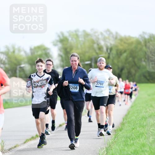 07.04.2024 - 43. Internationalen Wilhelmsburger Insellauf Dr. Thomas Lammeyer http://msf.ph/oto/6049951 07.04.2024 11:16:26 Laufen 2208, 3797, 78 meine-sportfotos.de
