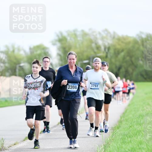 07.04.2024 - 43. Internationalen Wilhelmsburger Insellauf Dr. Thomas Lammeyer http://msf.ph/oto/6049954 07.04.2024 11:16:26 Laufen 2208, 3797 meine-sportfotos.de