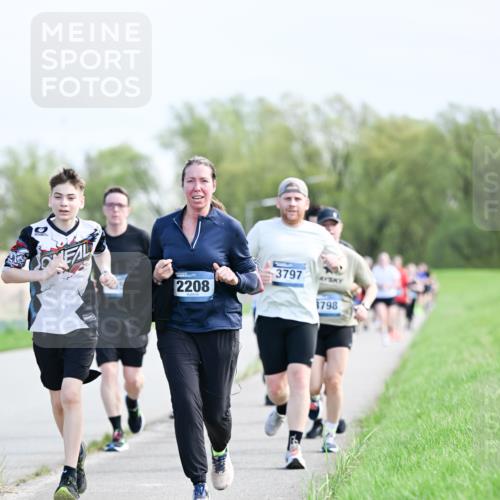 07.04.2024 - 43. Internationalen Wilhelmsburger Insellauf Dr. Thomas Lammeyer http://msf.ph/oto/6049956 07.04.2024 11:16:26 Laufen 3797, 2208, 798 meine-sportfotos.de