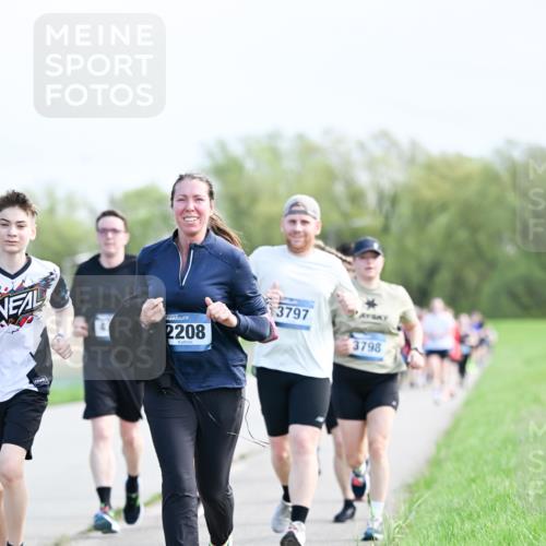 07.04.2024 - 43. Internationalen Wilhelmsburger Insellauf Dr. Thomas Lammeyer http://msf.ph/oto/6049961 07.04.2024 11:16:27 Laufen 2208, 3797, 3798 meine-sportfotos.de
