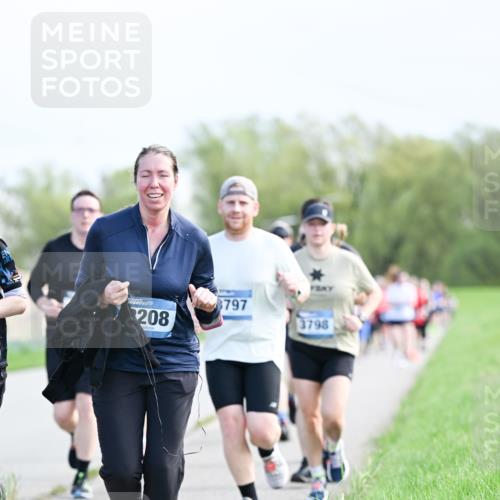 07.04.2024 - 43. Internationalen Wilhelmsburger Insellauf Dr. Thomas Lammeyer http://msf.ph/oto/6049963 07.04.2024 11:16:28 Laufen 208, 797, 3798 meine-sportfotos.de