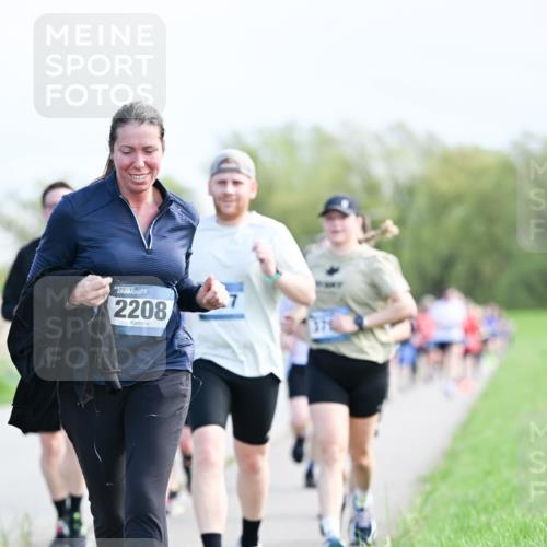 07.04.2024 - 43. Internationalen Wilhelmsburger Insellauf Dr. Thomas Lammeyer http://msf.ph/oto/6049967 07.04.2024 11:16:28 Laufen 2208 meine-sportfotos.de