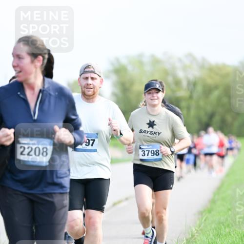 07.04.2024 - 43. Internationalen Wilhelmsburger Insellauf Dr. Thomas Lammeyer http://msf.ph/oto/6049970 07.04.2024 11:16:29 Laufen 2208, 97, 3798 meine-sportfotos.de