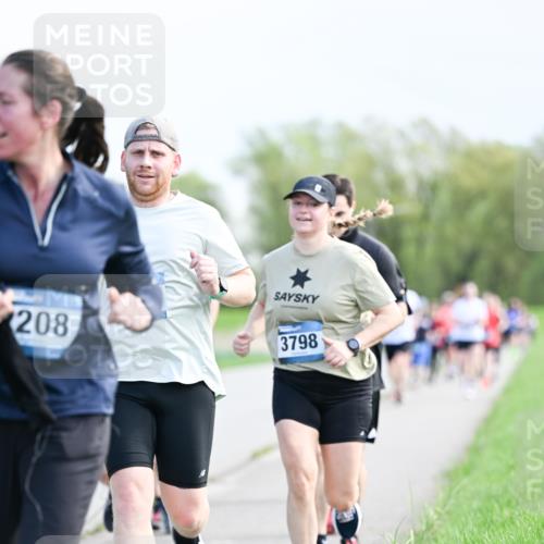 07.04.2024 - 43. Internationalen Wilhelmsburger Insellauf Dr. Thomas Lammeyer http://msf.ph/oto/6049972 07.04.2024 11:16:29 Laufen 208, 3798 meine-sportfotos.de