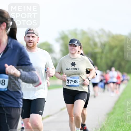07.04.2024 - 43. Internationalen Wilhelmsburger Insellauf Dr. Thomas Lammeyer http://msf.ph/oto/6049973 07.04.2024 11:16:29 Laufen 8, 3798 meine-sportfotos.de
