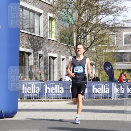 07.04.2024 - 43. Internationalen Wilhelmsburger Insellauf Strokosch-Dieckow http://msf.ph/oto/6049976 07.04.2024 11:18:23 Ziel 2372, 4272 meine-sportfotos.de