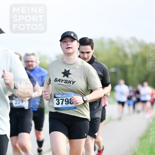 07.04.2024 - 43. Internationalen Wilhelmsburger Insellauf Dr. Thomas Lammeyer http://msf.ph/oto/6049979 07.04.2024 11:16:30 Laufen 43, 3798 meine-sportfotos.de
