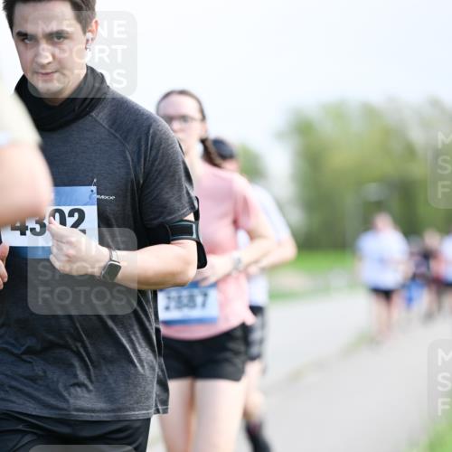 07.04.2024 - 43. Internationalen Wilhelmsburger Insellauf Dr. Thomas Lammeyer http://msf.ph/oto/6049986 07.04.2024 11:16:32 Laufen 4302, 2887 meine-sportfotos.de