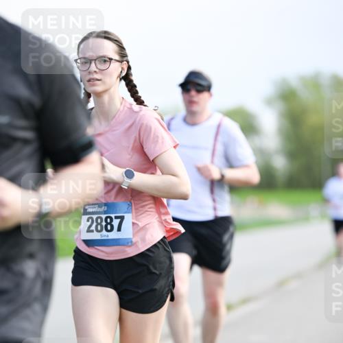 07.04.2024 - 43. Internationalen Wilhelmsburger Insellauf Dr. Thomas Lammeyer http://msf.ph/oto/6049988 07.04.2024 11:16:32 Laufen 2887 meine-sportfotos.de