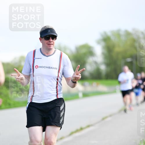 07.04.2024 - 43. Internationalen Wilhelmsburger Insellauf Dr. Thomas Lammeyer http://msf.ph/oto/6049991 07.04.2024 11:16:33 Laufen  meine-sportfotos.de