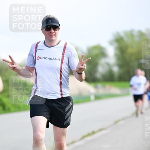 07.04.2024 - 43. Internationalen Wilhelmsburger Insellauf Dr. Thomas Lammeyer http://msf.ph/oto/6049992 07.04.2024 11:16:33 Laufen  meine-sportfotos.de