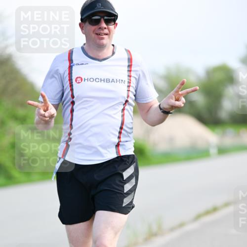 07.04.2024 - 43. Internationalen Wilhelmsburger Insellauf Dr. Thomas Lammeyer http://msf.ph/oto/6049996 07.04.2024 11:16:34 Laufen  meine-sportfotos.de
