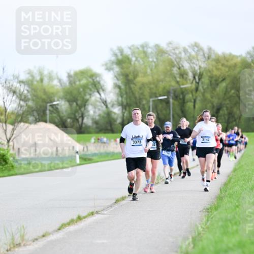 07.04.2024 - 43. Internationalen Wilhelmsburger Insellauf Dr. Thomas Lammeyer http://msf.ph/oto/6049998 07.04.2024 11:16:35 Laufen 3373, 32, 3142 meine-sportfotos.de