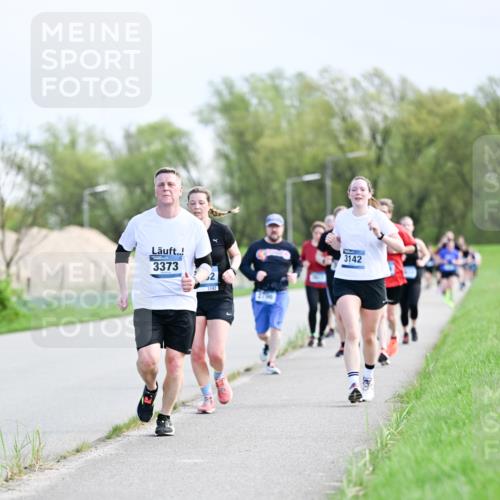 07.04.2024 - 43. Internationalen Wilhelmsburger Insellauf Dr. Thomas Lammeyer http://msf.ph/oto/6050001 07.04.2024 11:16:38 Laufen 3373, 2, 3192, 2796, 3142 meine-sportfotos.de