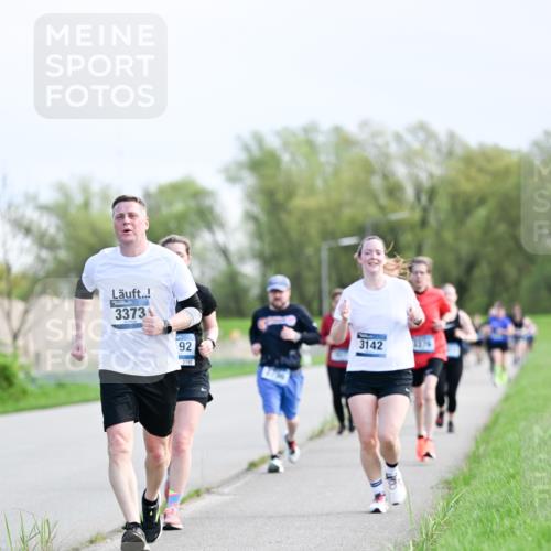 07.04.2024 - 43. Internationalen Wilhelmsburger Insellauf Dr. Thomas Lammeyer http://msf.ph/oto/6050005 07.04.2024 11:16:39 Laufen 3373, 92, 3192, 3142 meine-sportfotos.de