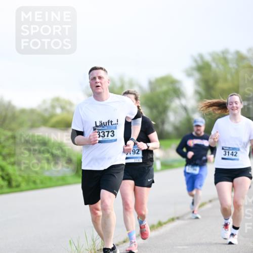 07.04.2024 - 43. Internationalen Wilhelmsburger Insellauf Dr. Thomas Lammeyer http://msf.ph/oto/6050012 07.04.2024 11:16:40 Laufen 3373, 92, 3192, 3142 meine-sportfotos.de