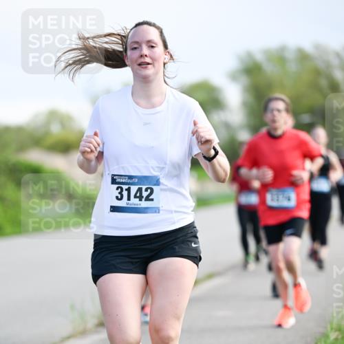 07.04.2024 - 43. Internationalen Wilhelmsburger Insellauf Dr. Thomas Lammeyer http://msf.ph/oto/6050029 07.04.2024 11:16:43 Laufen 3142 meine-sportfotos.de